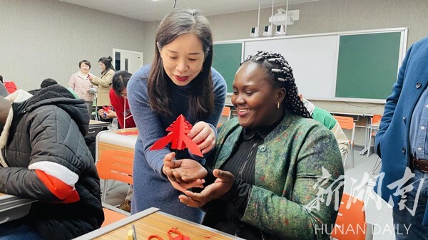 beat365英国官网网站：做中外文化交流使者